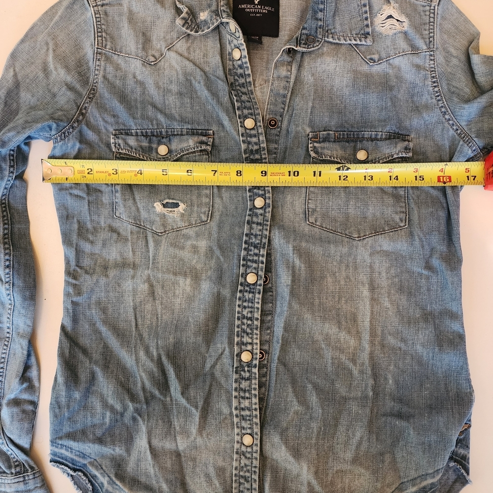 American Eagle Light Wash Denim Button-Up Shirt XS - Picture 7 of 8